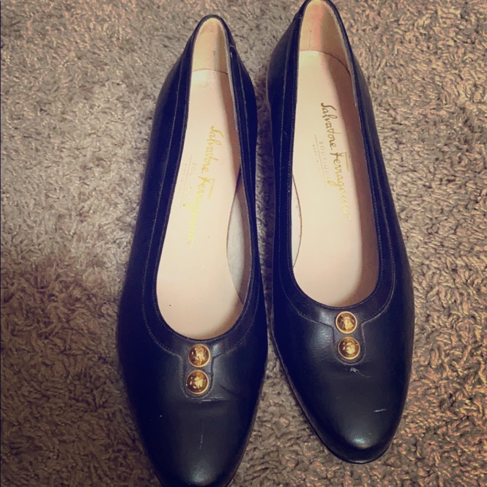 Black Ferragamo pumps
